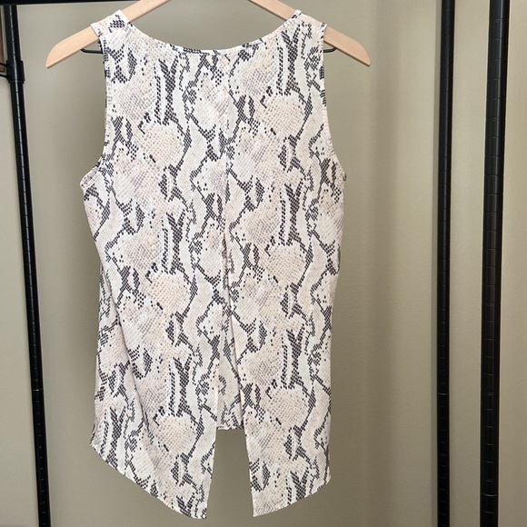 Express Tank - Picture 2 of 2